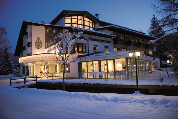 Biohotel Leutascherhof Aussenansicht Winter