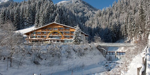Panoramahotel Talhof Winter Aussen